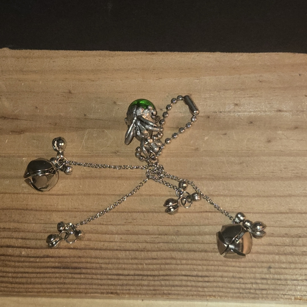 BEAUTIFUL SIGNED CCI PEWTER GREEN GLASS BALL FROG FAIRY BELLS CHARM - Picture 8 of 8